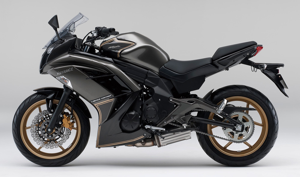 2015-Kawasaki-Ninja-400-LimitedEdition-002